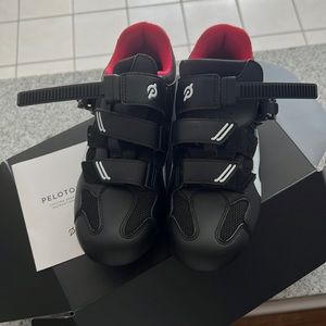 Black Peloton cycling shoes size 39